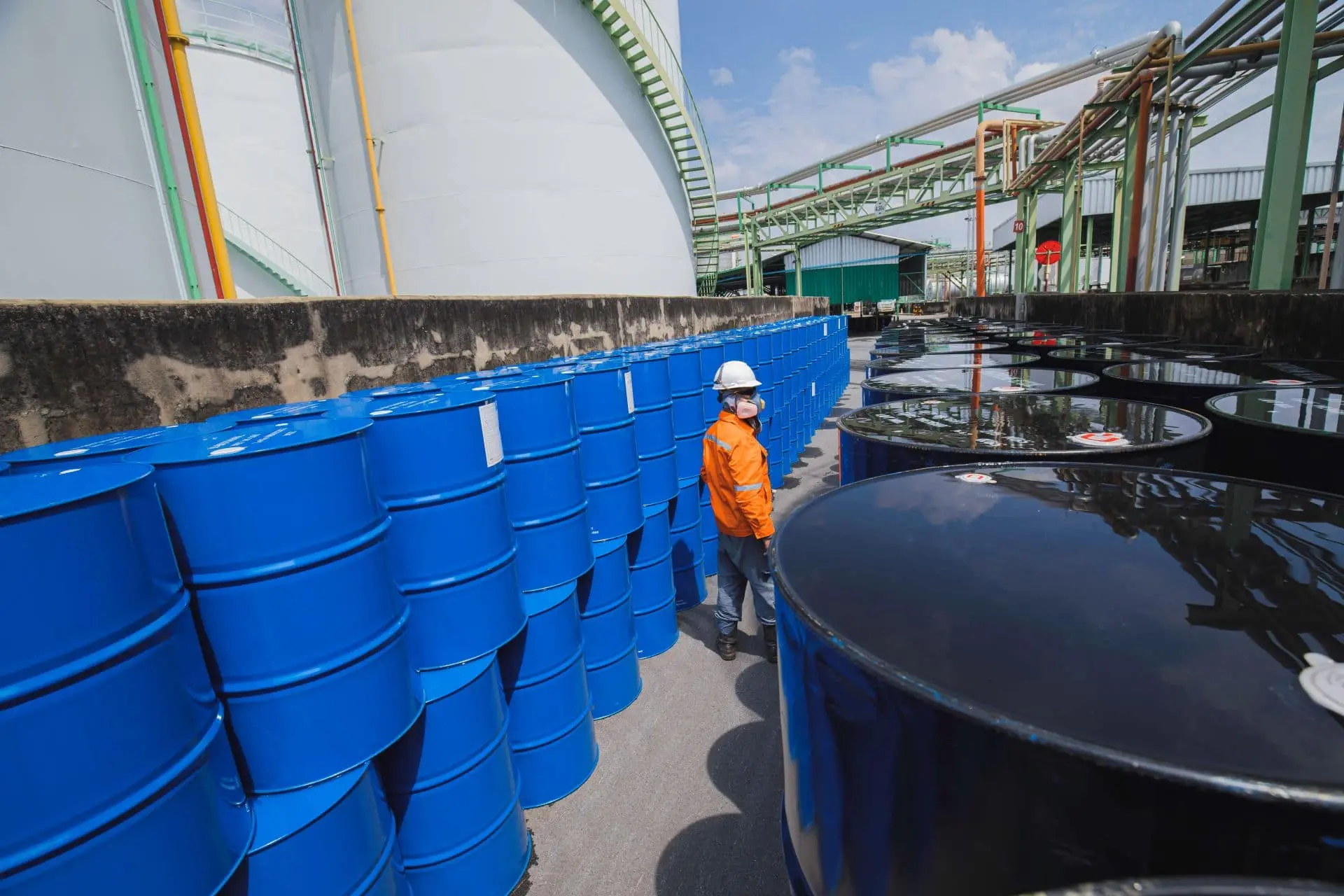 How Methylene Chloride Is Packaged and Transported for International Export